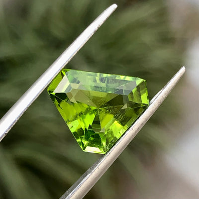 4.35 Carats Faceted Peridot - Noble Gemstones®
