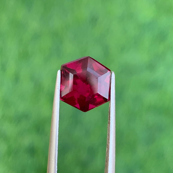 2.90 Carats Faceted Beautiful Semi-Precious Rhodolite Garnet