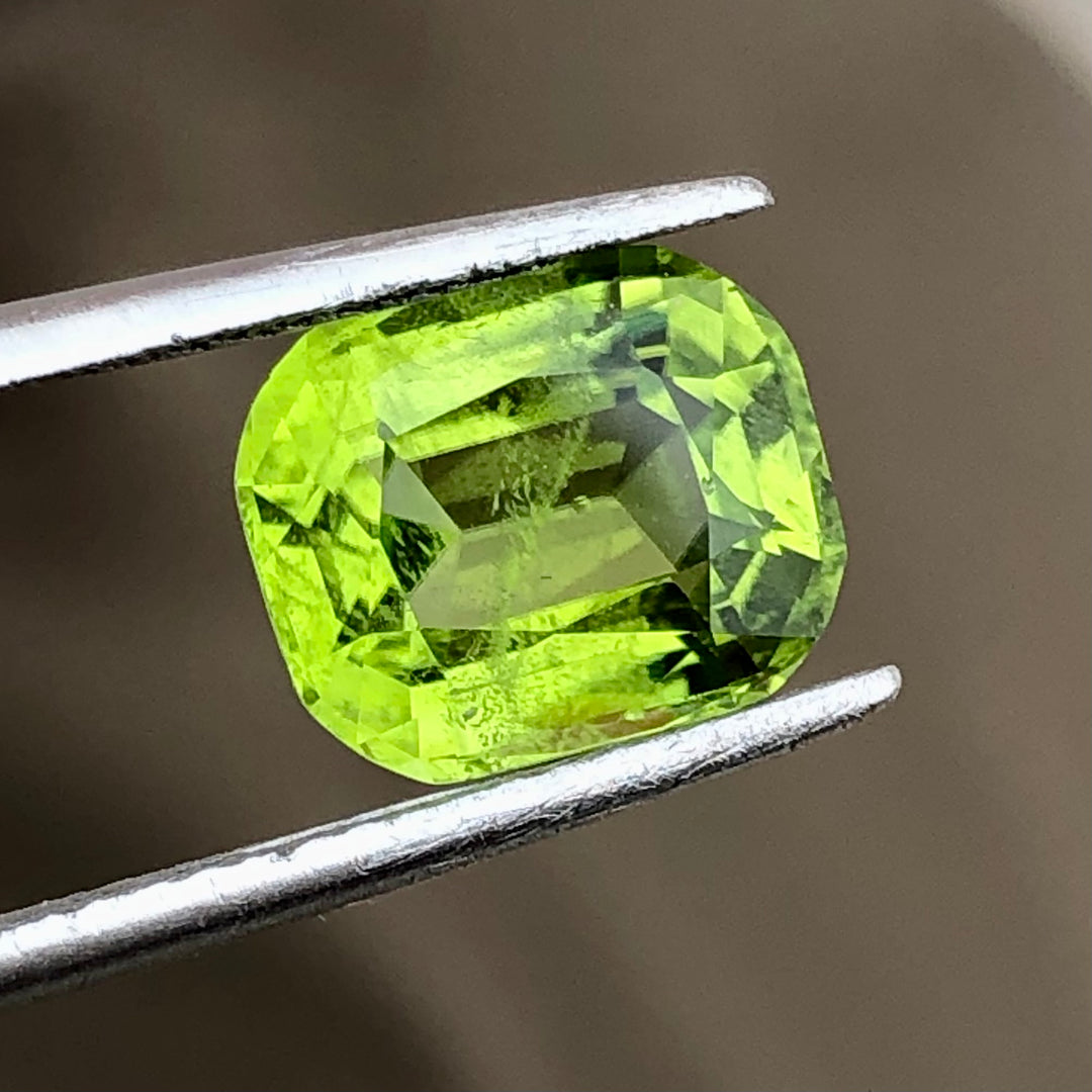 3.40 Carats Faceted Peridot - Noble Gemstones®