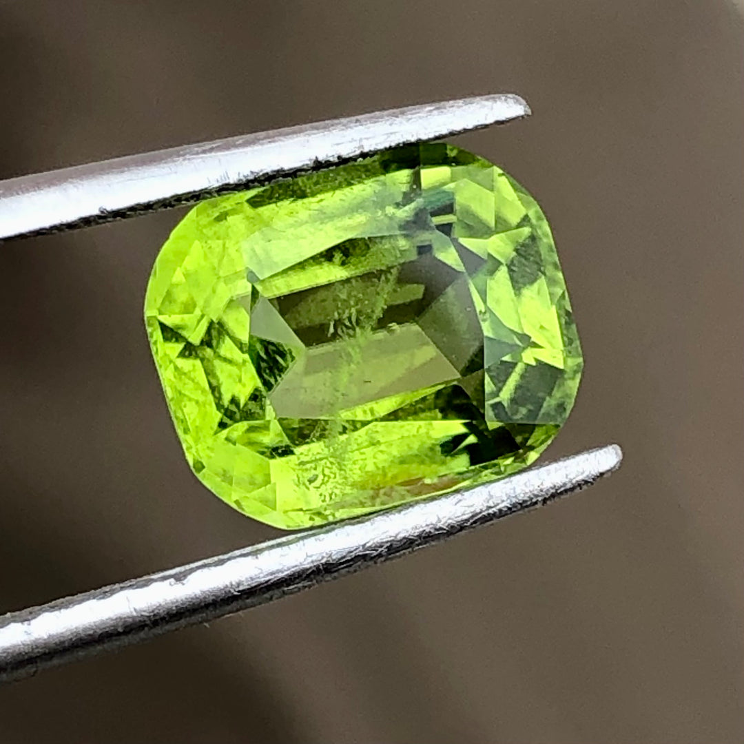 3.40 Carats Faceted Peridot - Noble Gemstones®