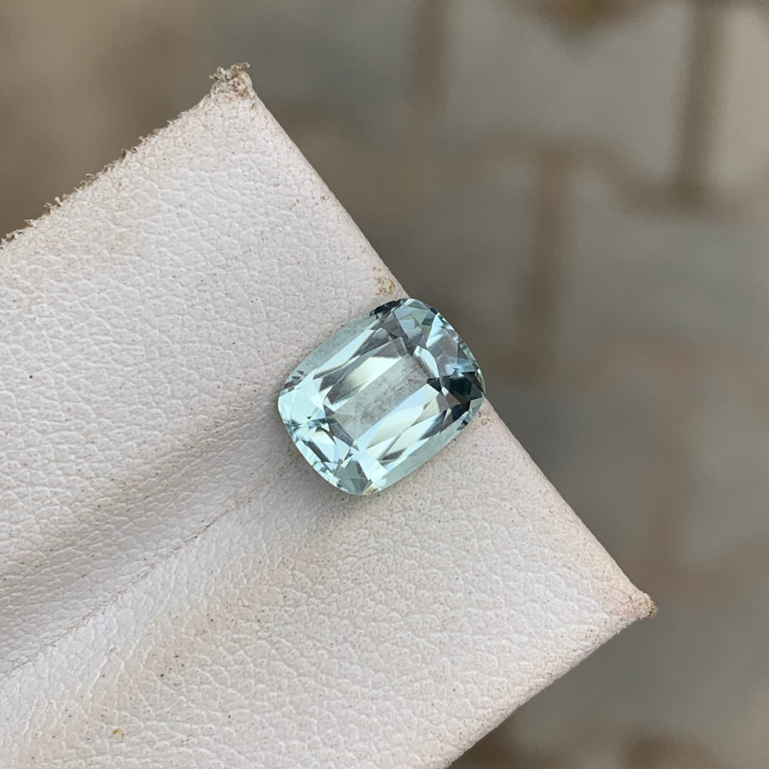 2.30 Carats Faceted Semi-Precious Aquamarine Stone