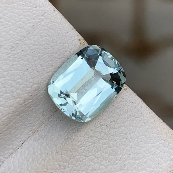 2.30 Carats Faceted Semi-Precious Aquamarine Stone