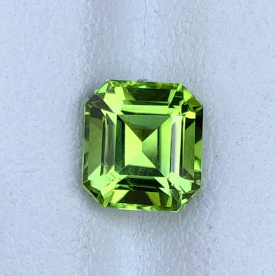 2.65 Carats Faceted Peridot - Noble Gemstones®