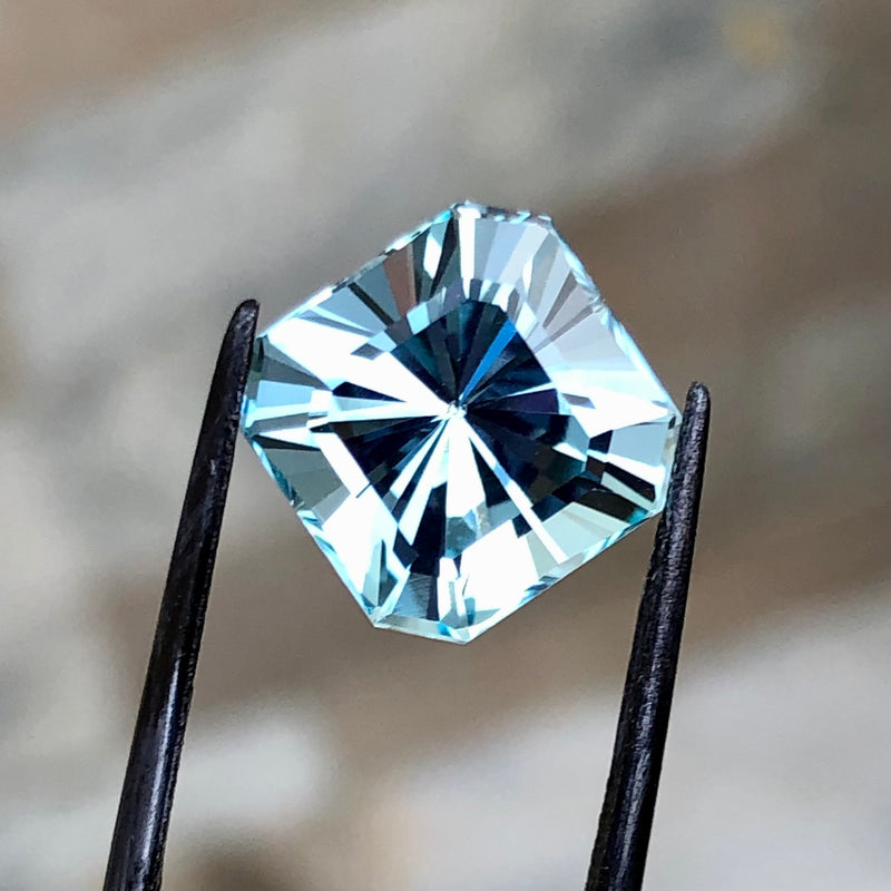 7.45 Carats Faceted Topaz - Noble Gemstones®