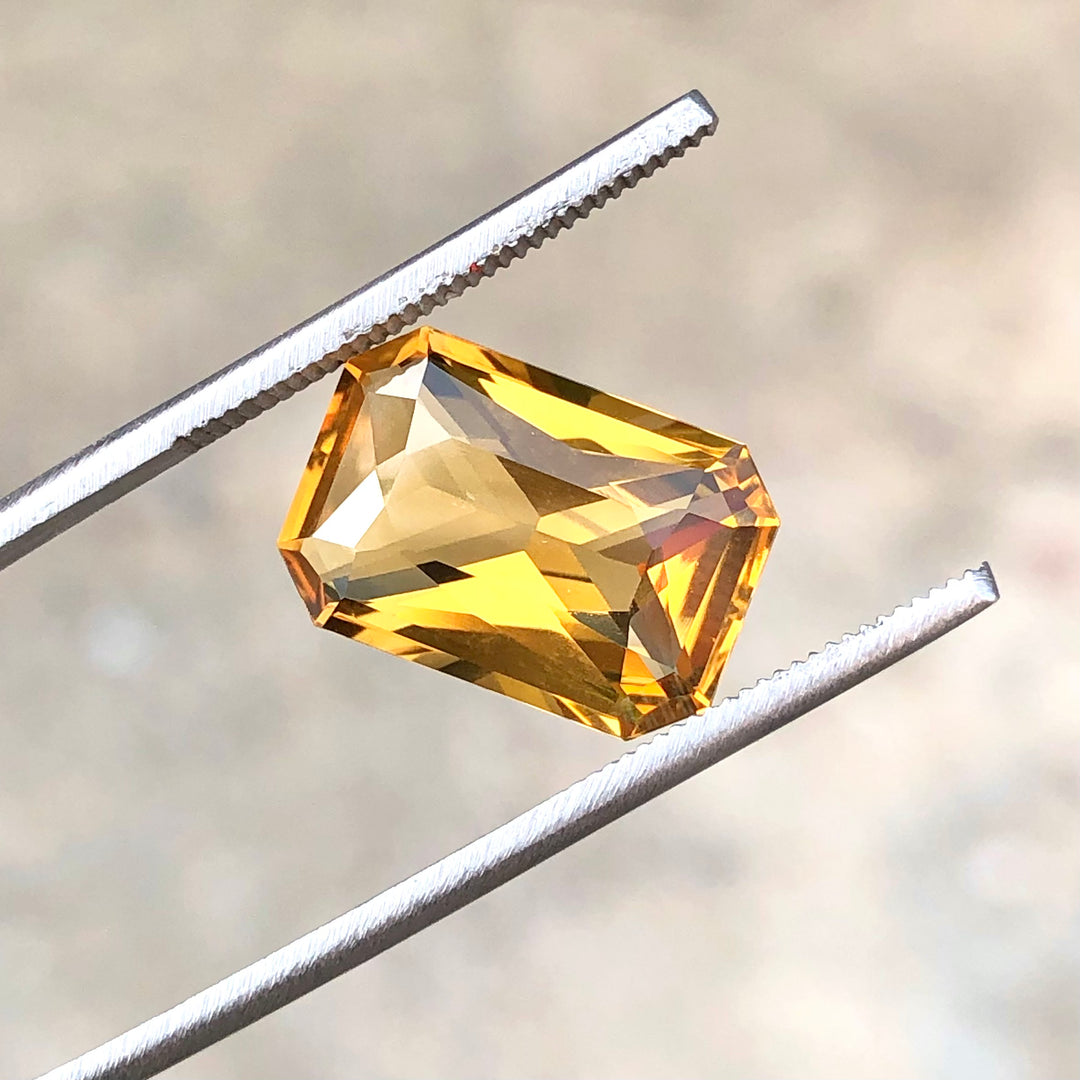 4.70 Carats Faceted Semi-Precious Citrine