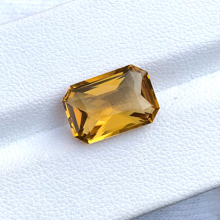 4.70 Carats Faceted Semi-Precious Citrine