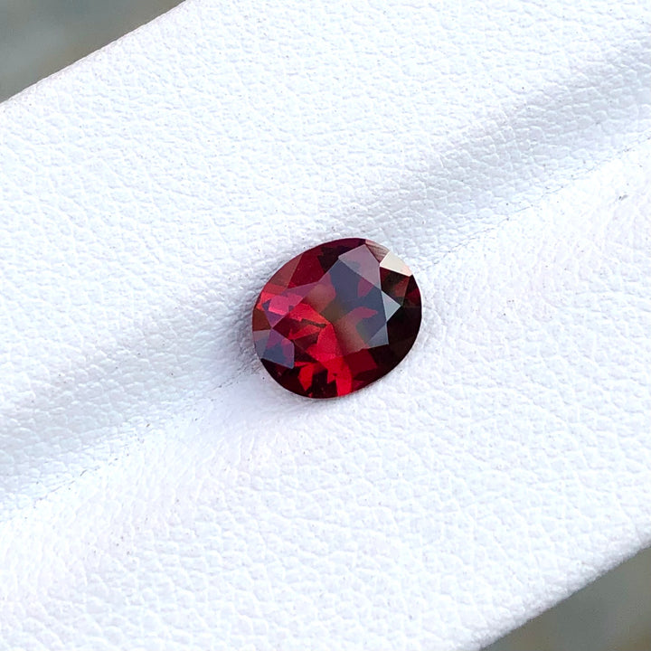 1.85 Carats Faceted Semi-Precious Rhodolite Garnet