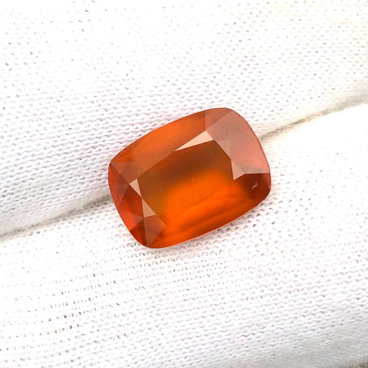 6.50 Carats Faceted Semi-Precious Hessonite Garnet