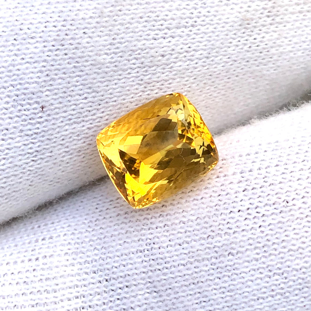 4.35 Carats Faceted Semi-Precious Citrine Gemstone