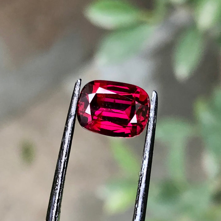 3.20 Carats Faceted Rhodolite Garnet - Noble Gemstones®