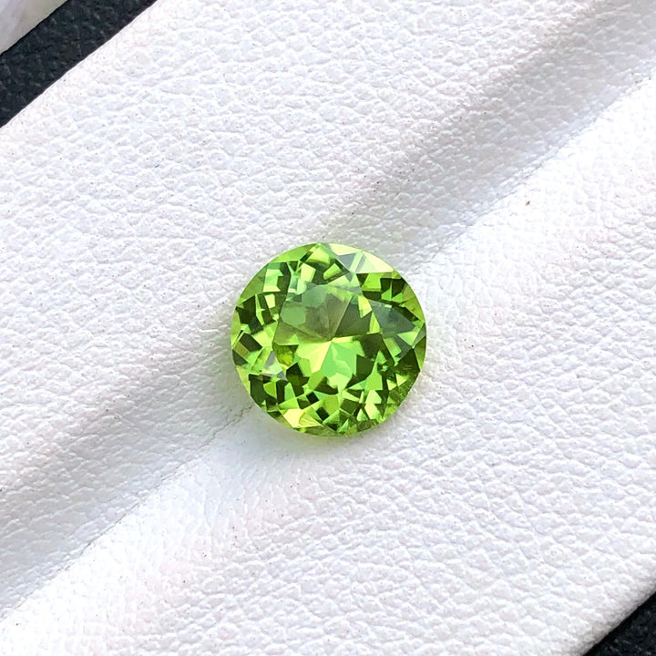 2.15 Carats Faceted Semi-Precious Peridot Gemstone