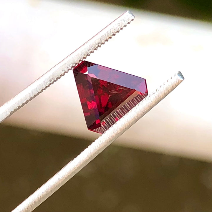 1.75 Carats Faceted Semi-Precious Rhodolite Garnet