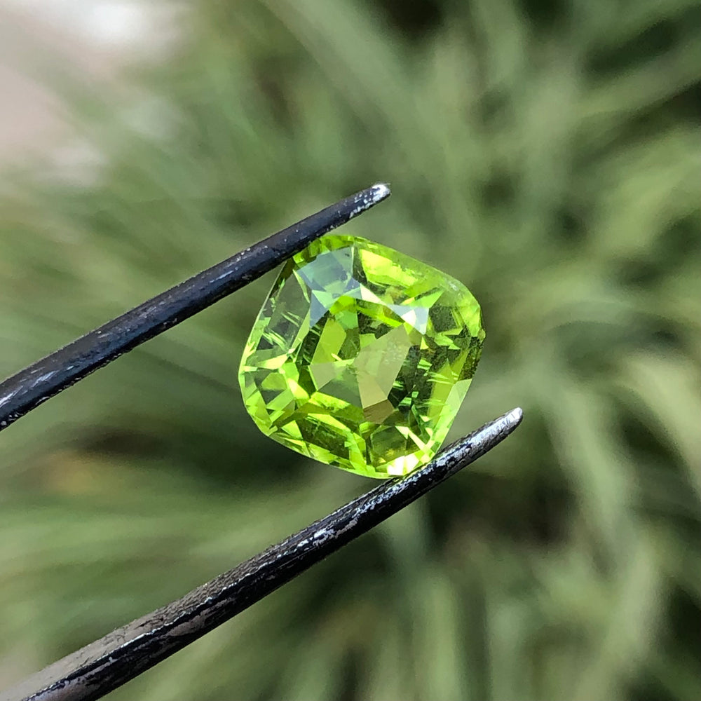 3.75 Carats Faceted Peridot - Noble Gemstones®