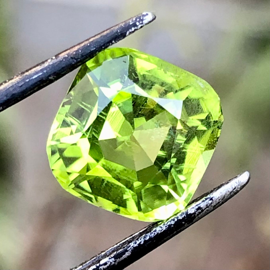 3.75 Carats Faceted Peridot - Noble Gemstones®