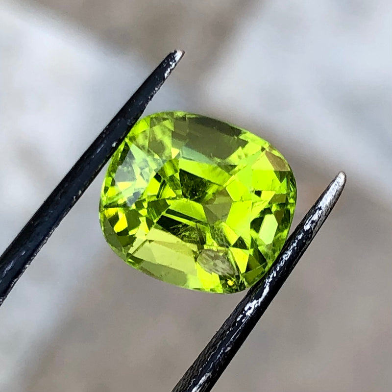 6 Carats Faceted Peridot - Noble Gemstones®