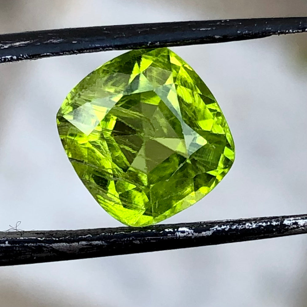 3.80 Carats Faceted Peridot - Noble Gemstones®