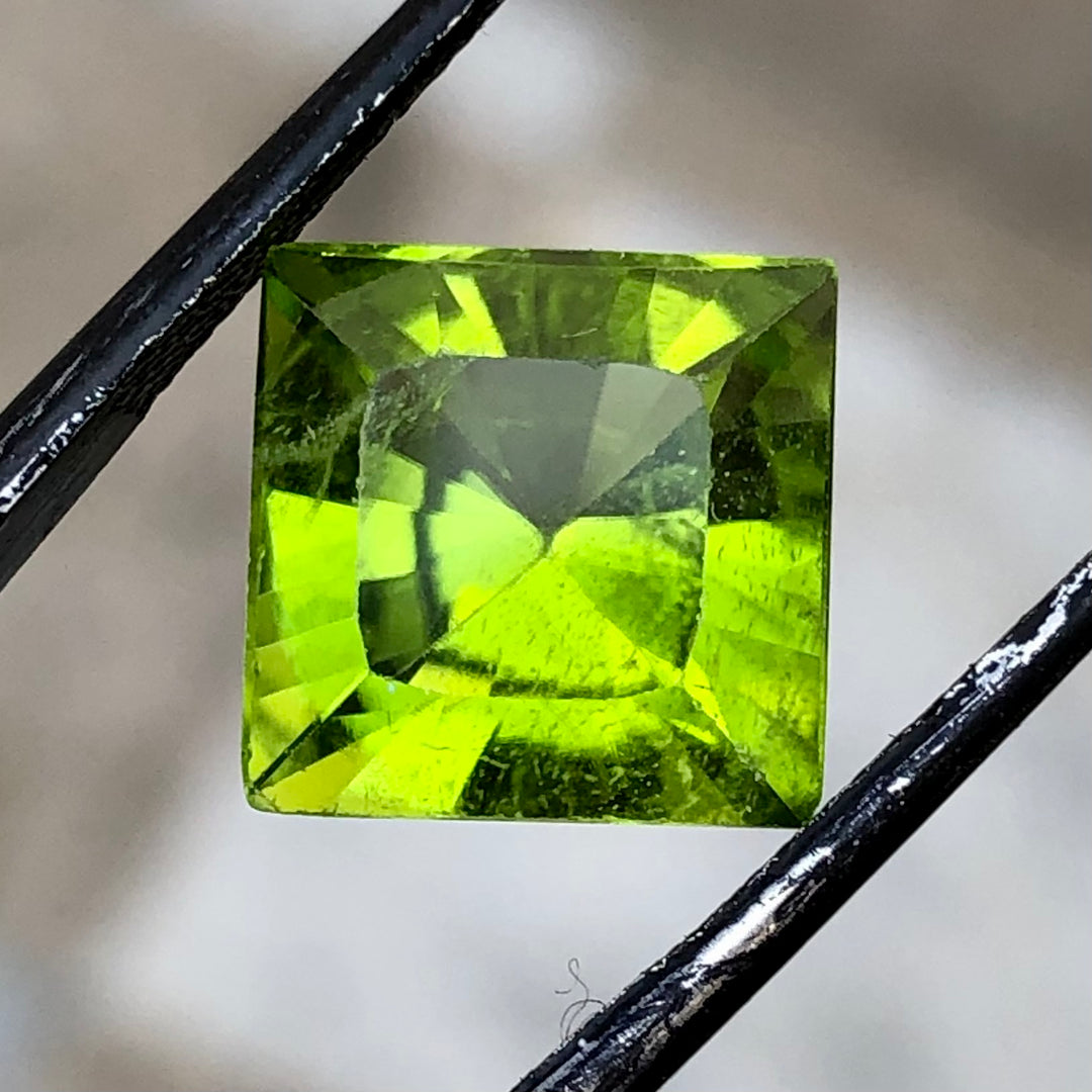 7 Carats Faceted Peridot - Noble Gemstones®