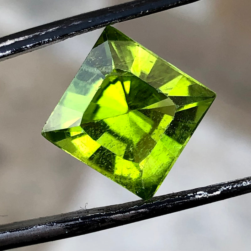 7 Carats Faceted Peridot - Noble Gemstones®