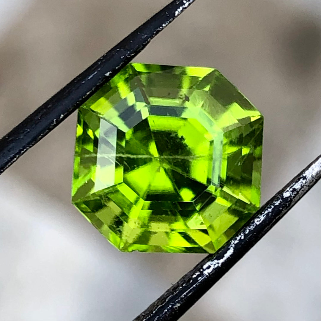 5.80 Carats Faceted Peridot - Noble Gemstones®