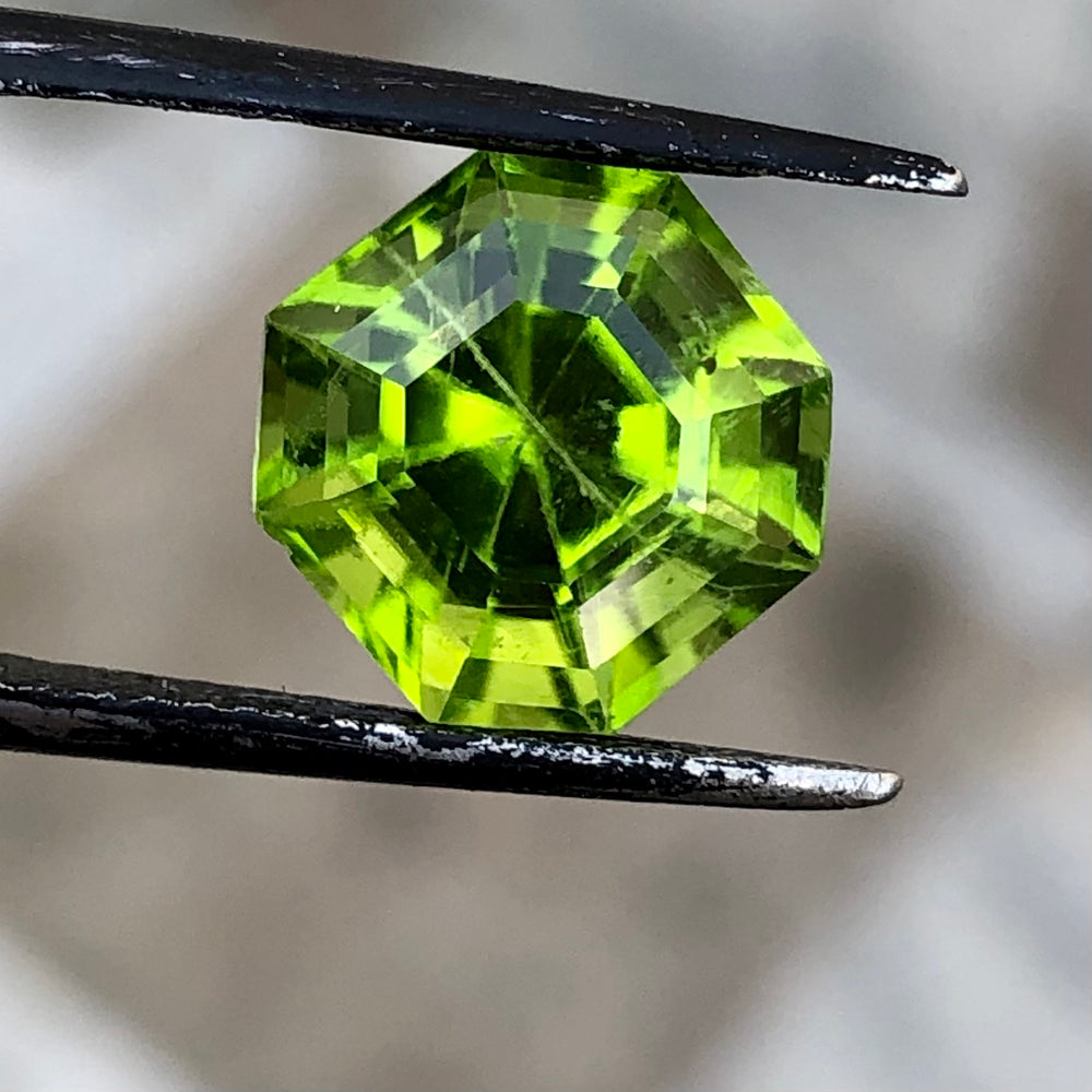 5.80 Carats Faceted Peridot - Noble Gemstones®