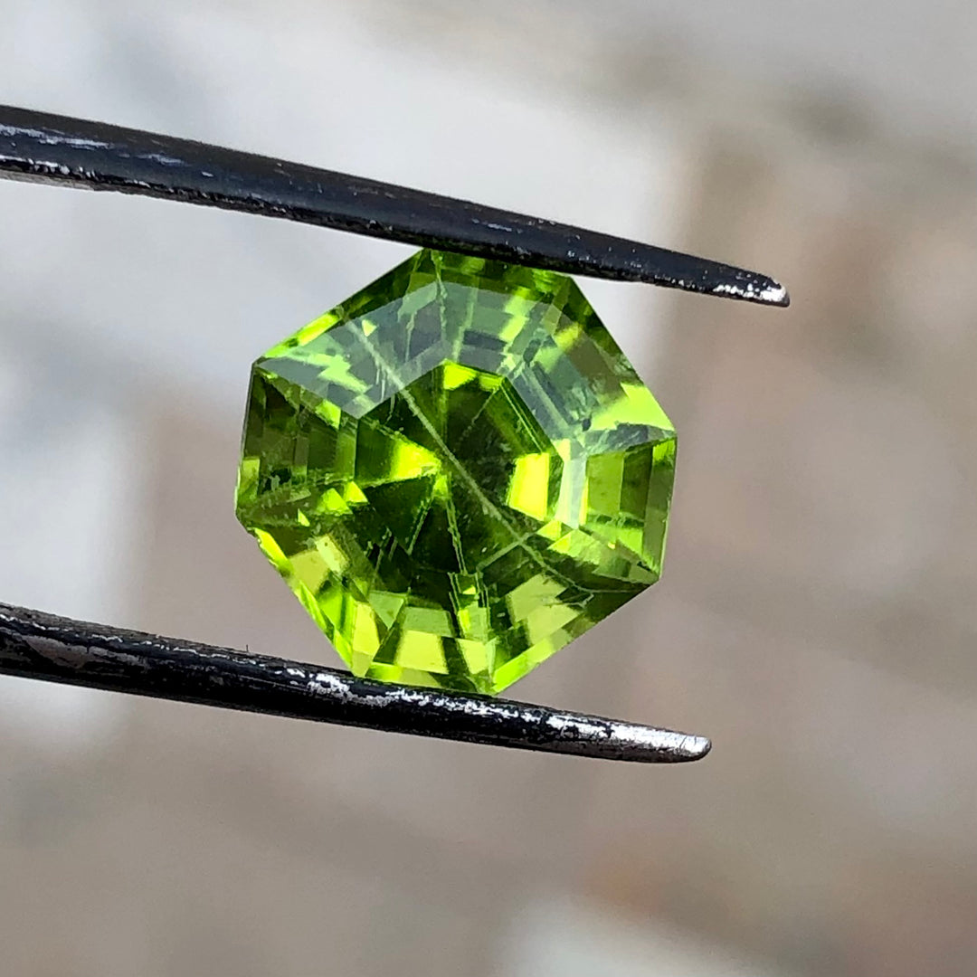 5.80 Carats Faceted Peridot - Noble Gemstones®