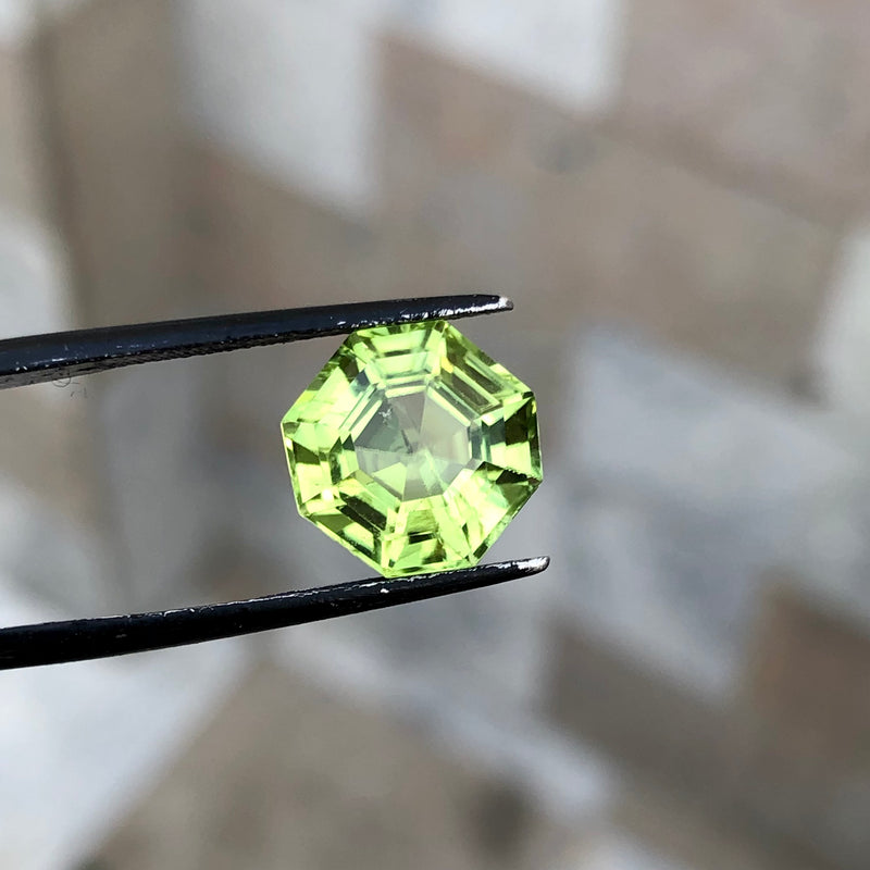 5.10 Carats Faceted Peridot - Noble Gemstones®