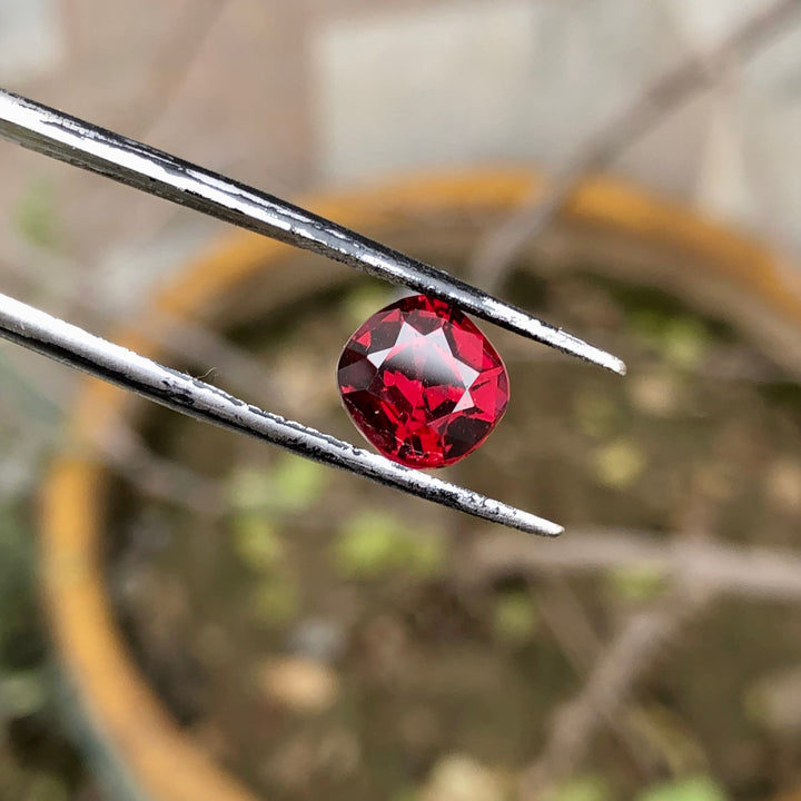 3 Carats Faceted Red Rhodolite Garnet - Noble Gemstones®