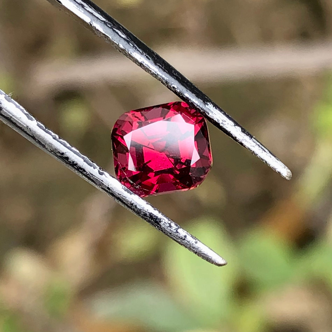 2.10 Carats Faceted Rhodolite Garnet - Noble Gemstones®