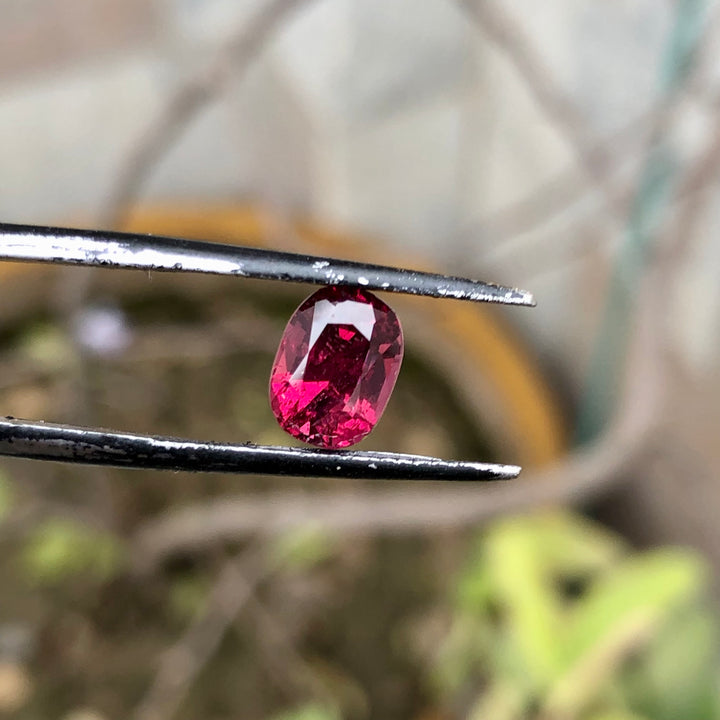 3.50 Carats Faceted Rhodolite Garnet - Noble Gemstones®