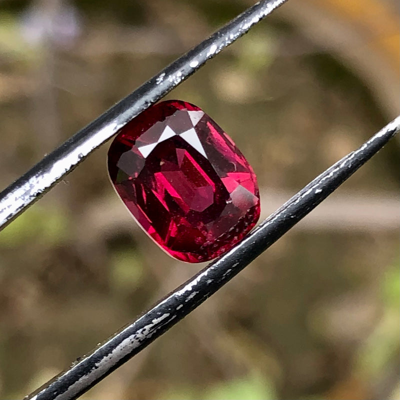 3.50 Carats Faceted Rhodolite Garnet - Noble Gemstones®