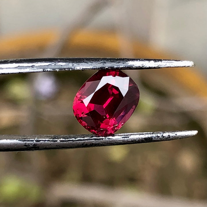 2.25 Carats Faceted Rhodolite Garnet - Noble Gemstones®