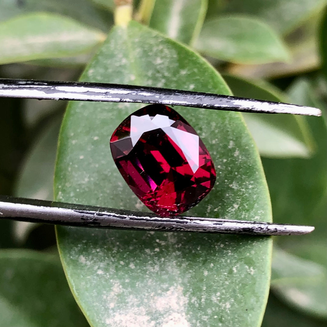 4.45 Carats Faceted Rhodolite Garnet - Noble Gemstones®