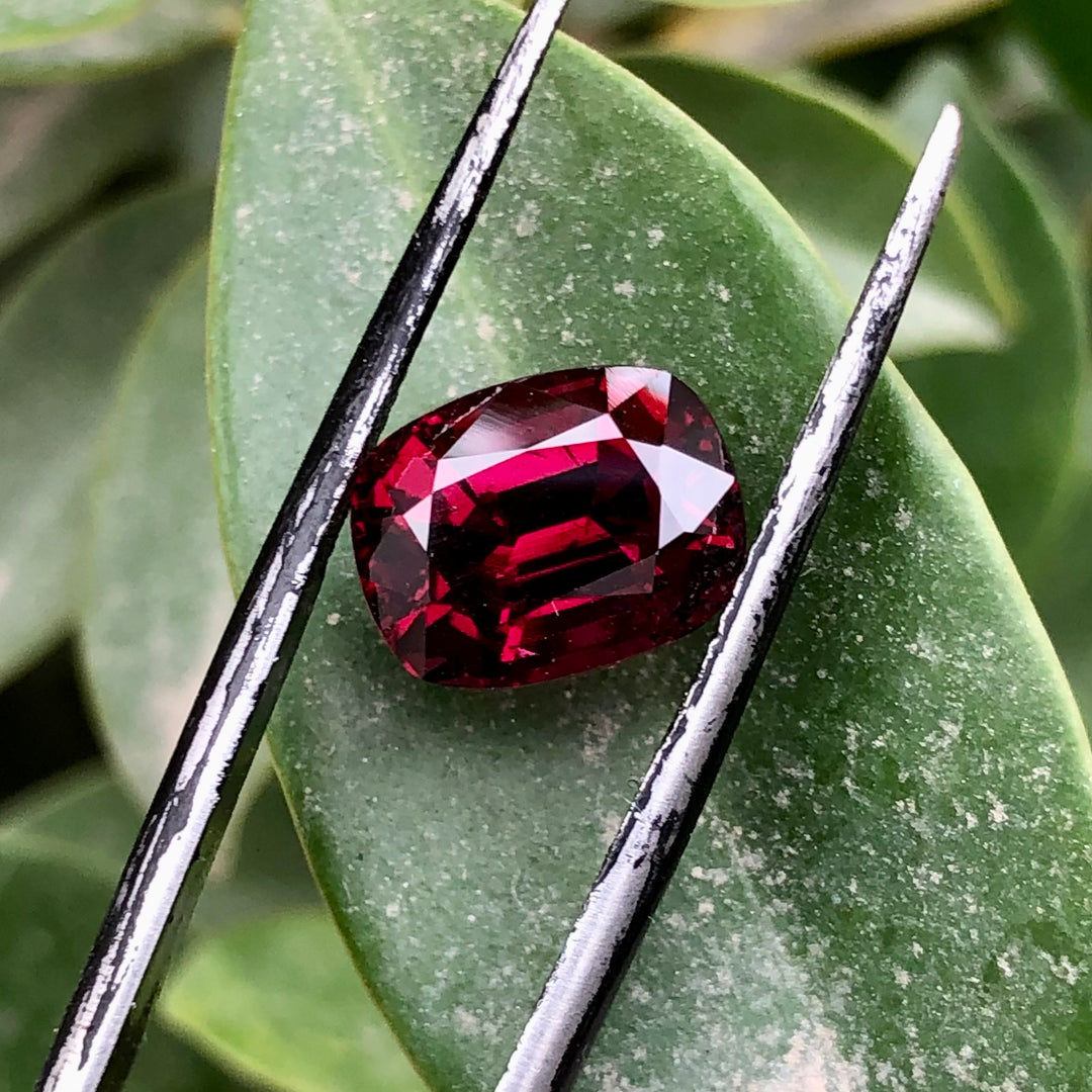 4.45 Carats Faceted Rhodolite Garnet - Noble Gemstones®