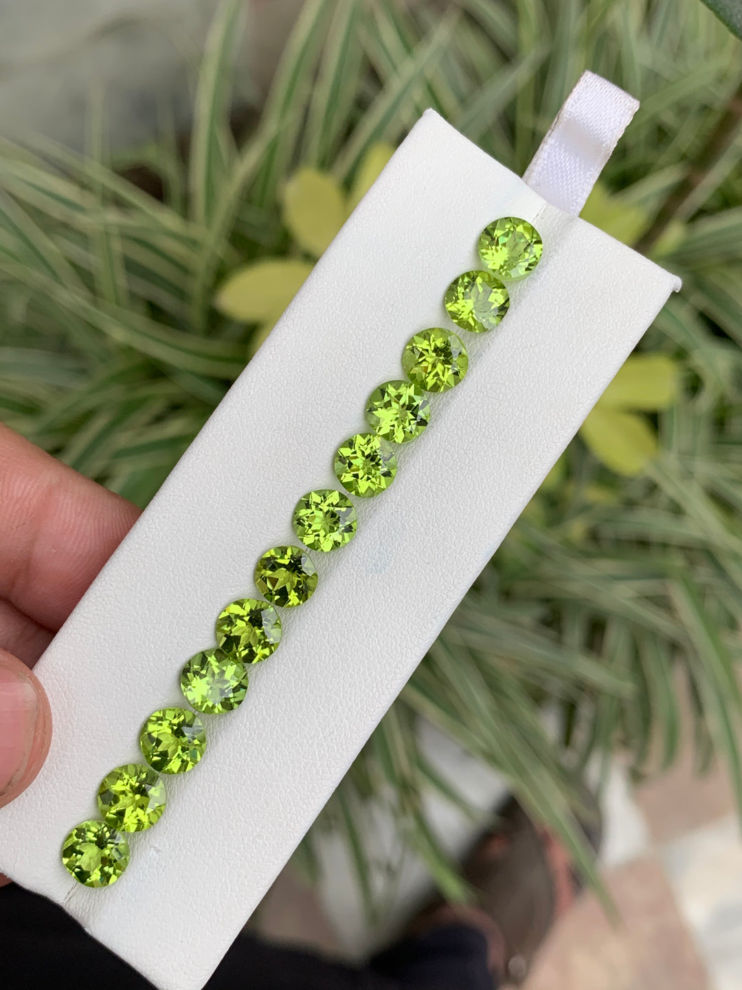 20 Carats Faceted Calibrated Peridots Lot - Noble Gemstones®