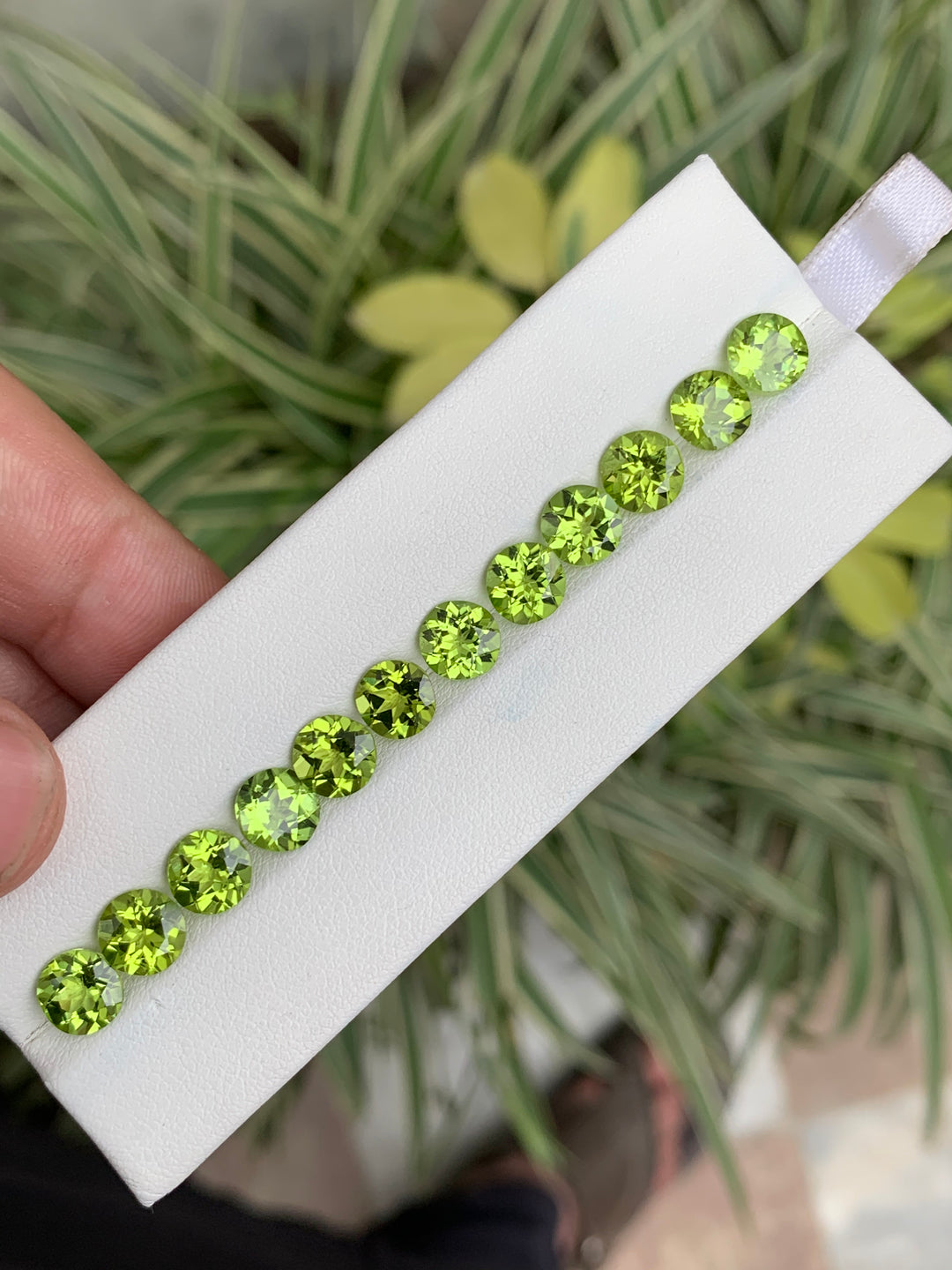 20 Carats Faceted Calibrated Peridots Lot - Noble Gemstones®