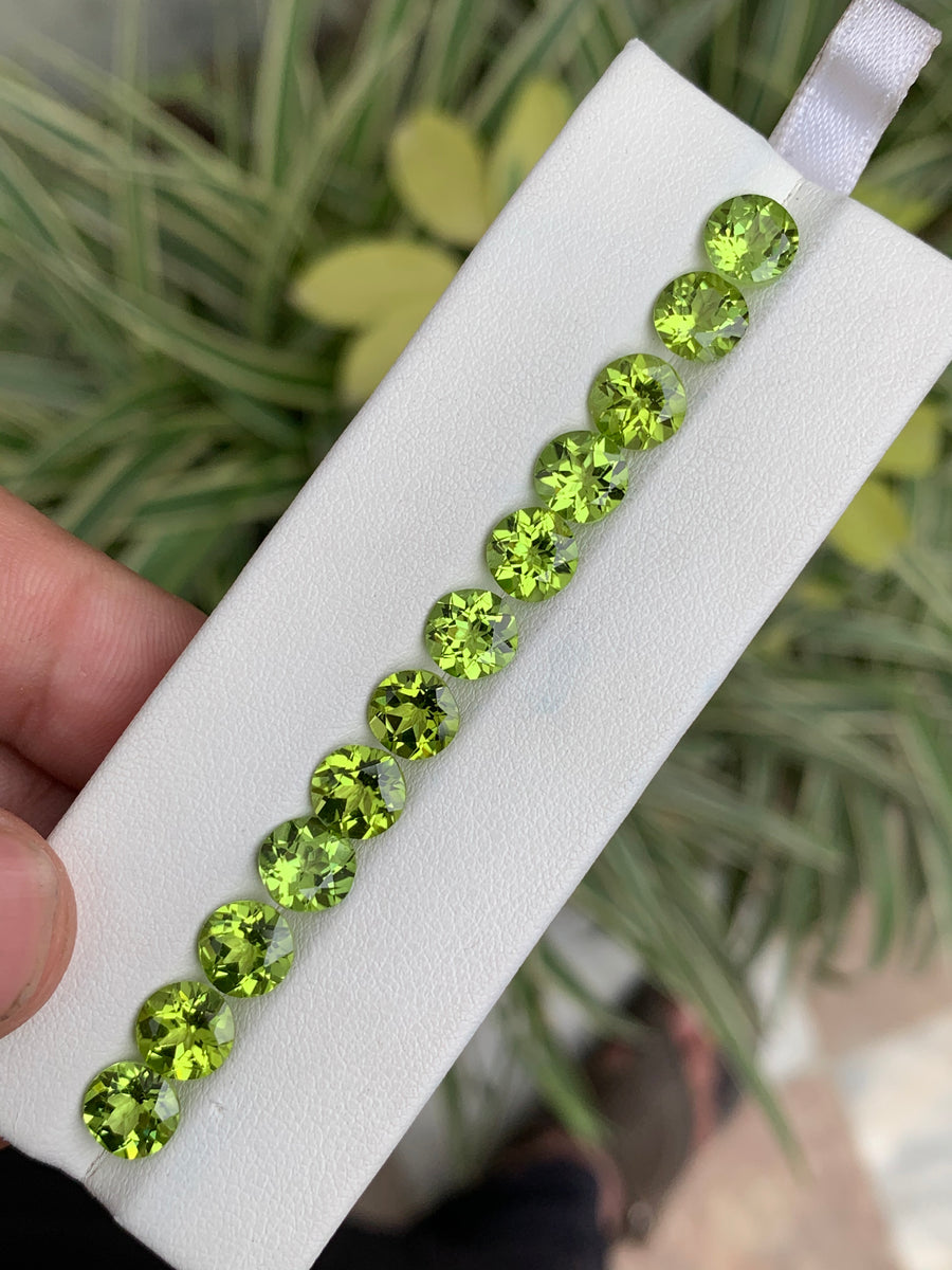 20 Carats Faceted Calibrated Peridots Lot - Noble Gemstones®