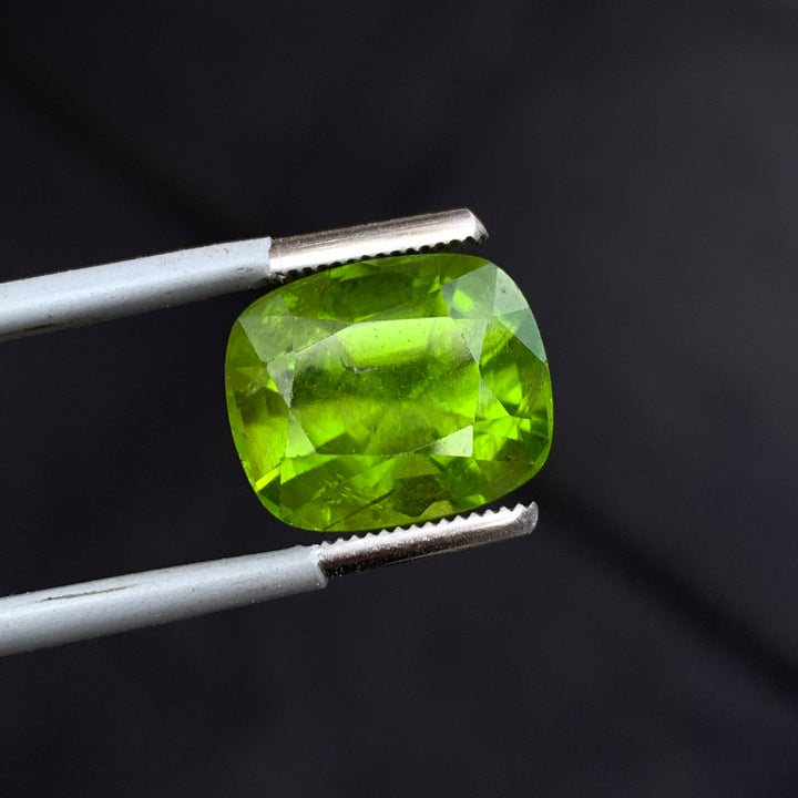 11 Carats Faceted Pakistan Peridot