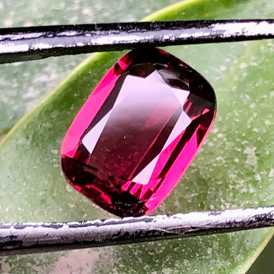 2.30 Carats Faceted Rhodolite Garnet - Noble Gemstones®