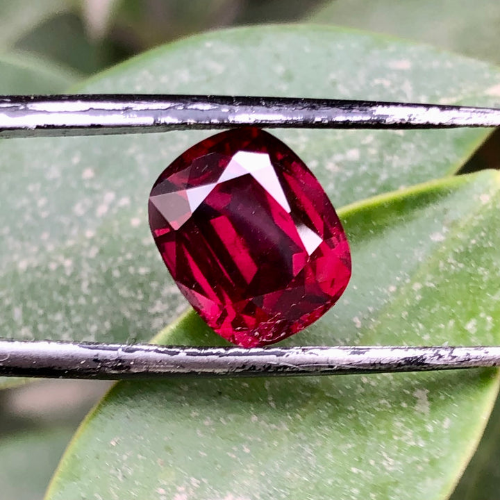 4.40 Carats Faceted Rhodolite Garnet - Noble Gemstones®