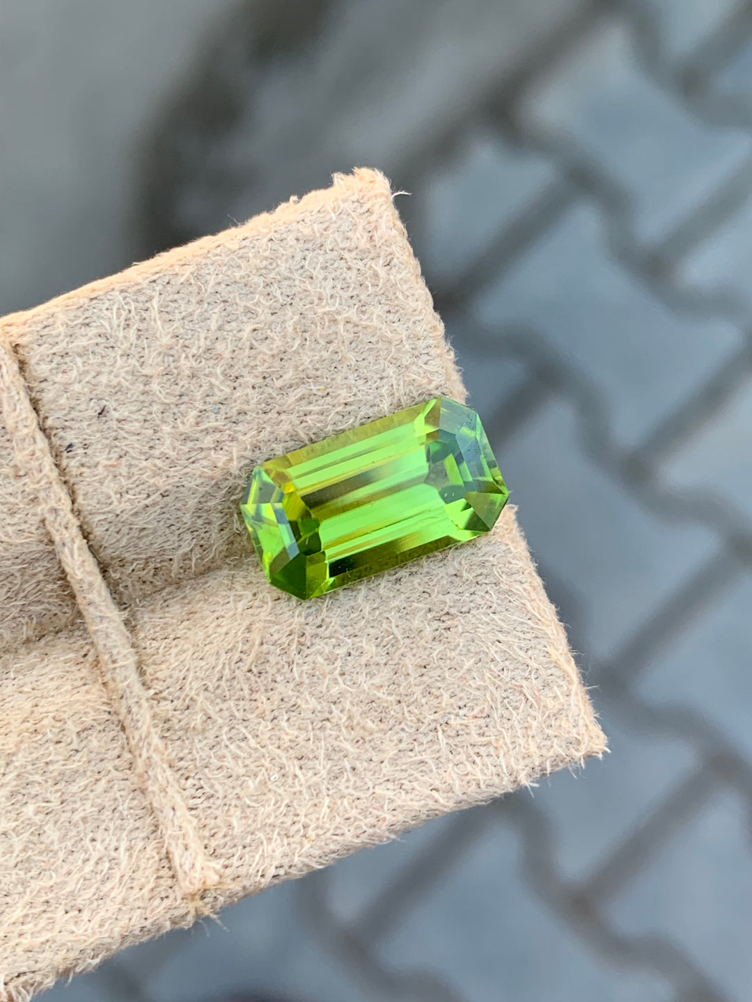 4.60 Carats Faceted Semi-Precious Peridot