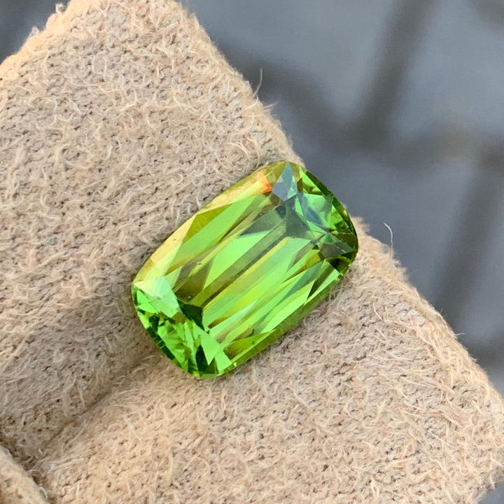 4 Carats Faceted Semi-Precious Peridot