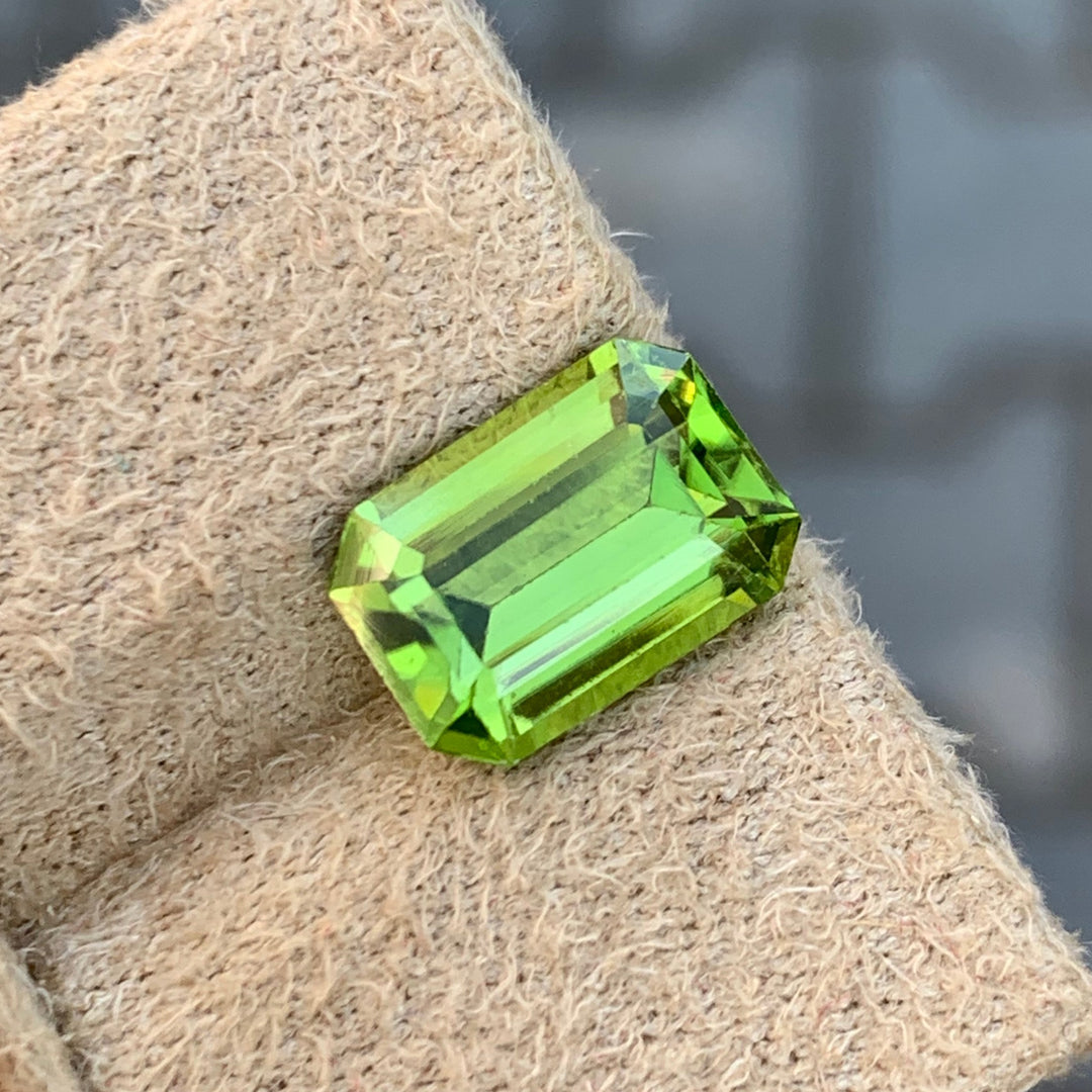 3.30 Carats Faceted Semi-Precious Peridot