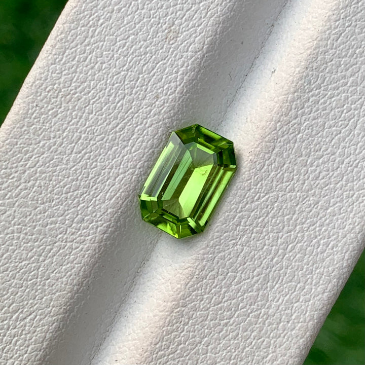 2 Carats Faceted Semi-Precious Peridot