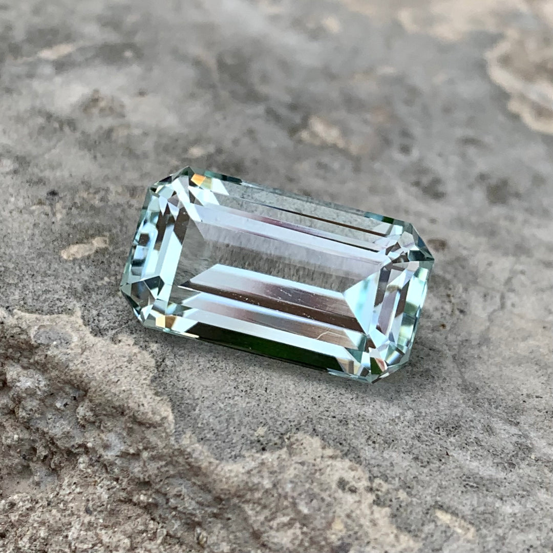 8.5 Carats Faceted Semi-Precious Aquamarine