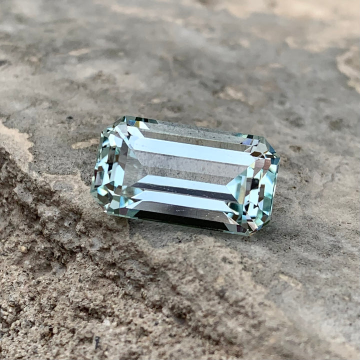 8.5 Carats Faceted Semi-Precious Aquamarine