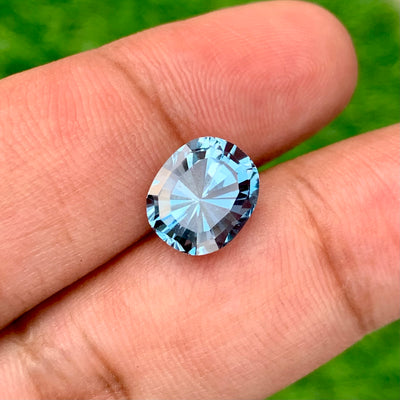 4.60 Carats Faceted Electric Topaz Semi-Precious Gemstone