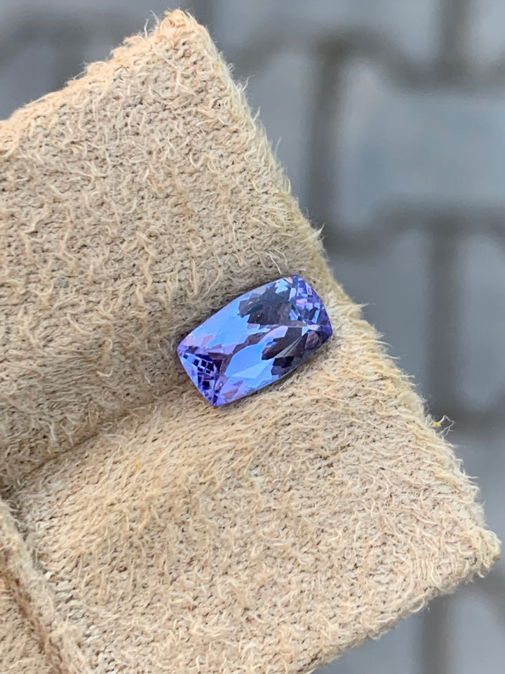 1.05 Carats Faceted Blue Tanzanite