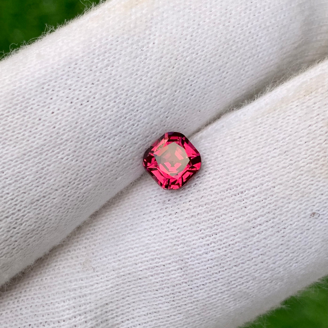 1.30 Carats Faceted Beautiful Semi-Precious Rhodolite Garnet