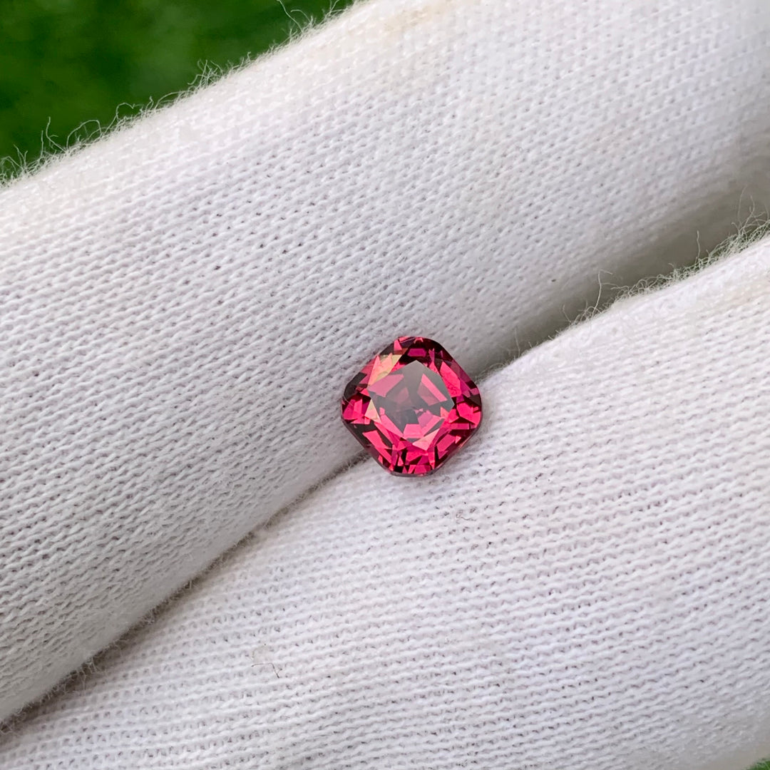 1.30 Carats Faceted Beautiful Semi-Precious Rhodolite Garnet