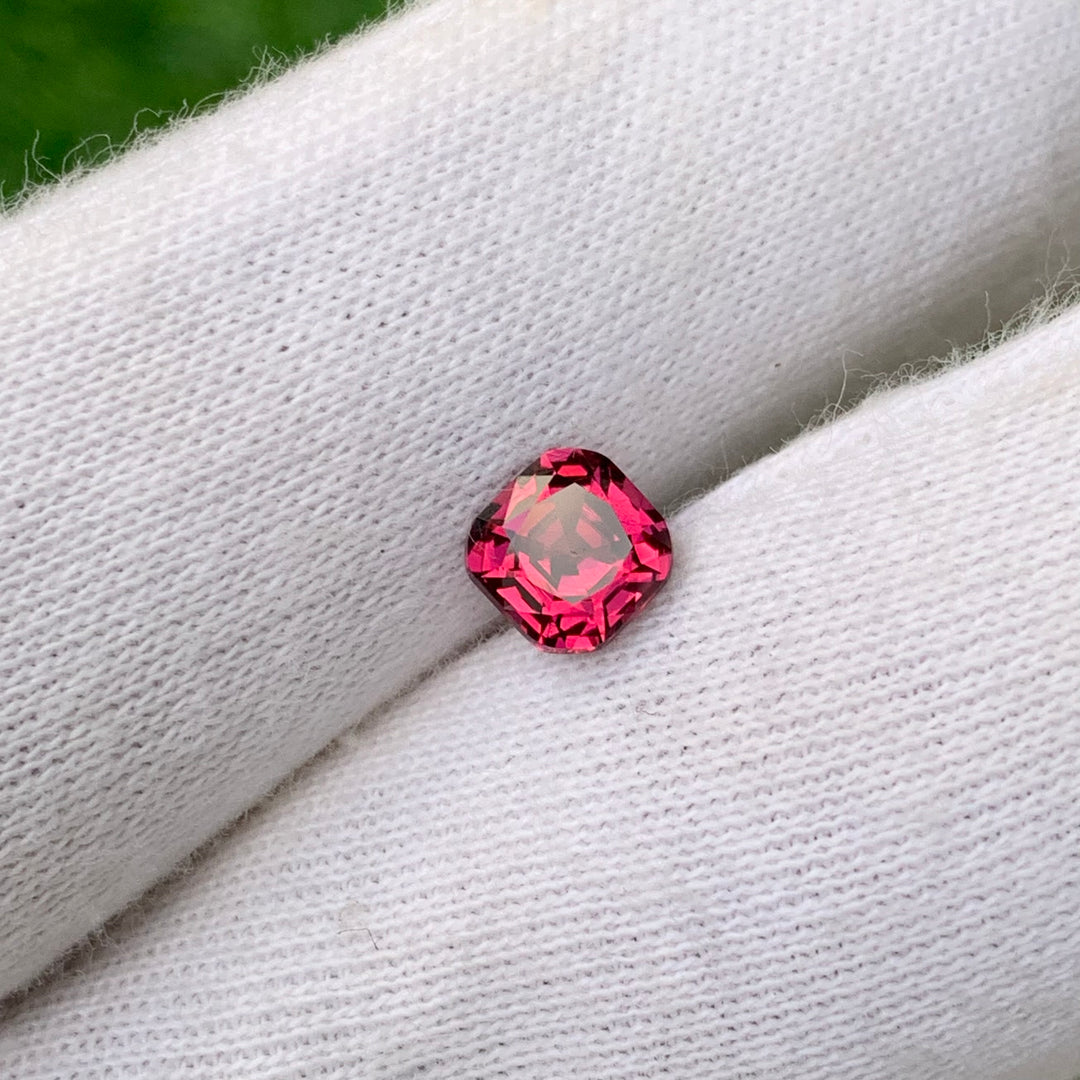 1.30 Carats Faceted Beautiful Semi-Precious Rhodolite Garnet